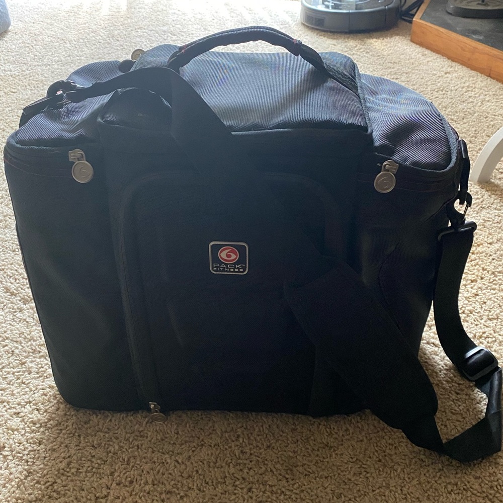 6 Pack Fitness Bag